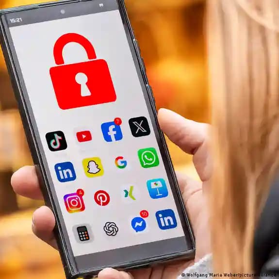 France Bans Social Media for Kids Under 15